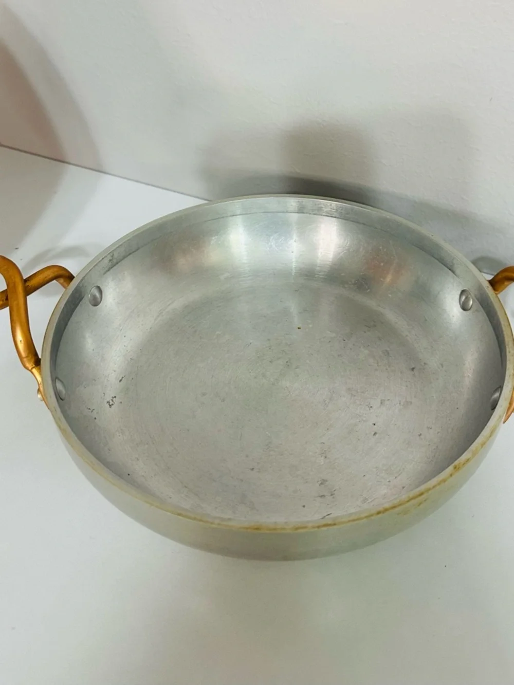 Vintage 7” Wear Ever Hallite Dish
